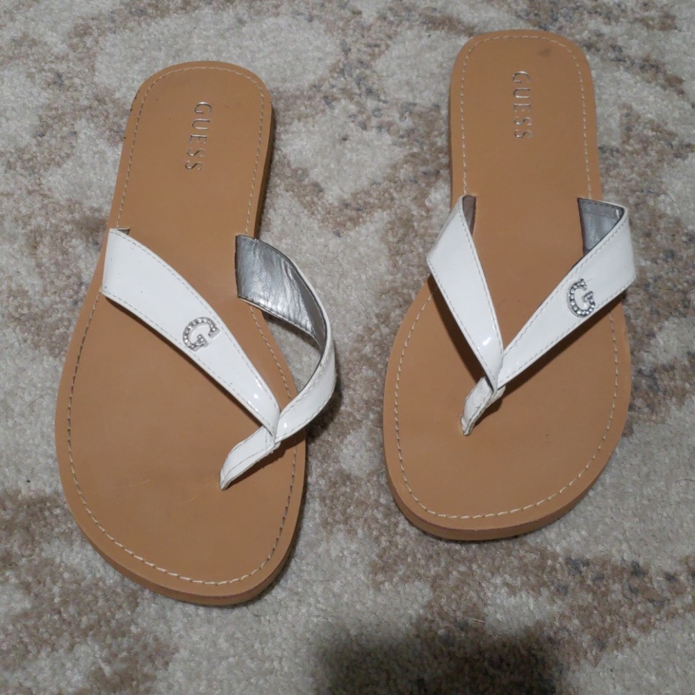 Guess Flip Flops